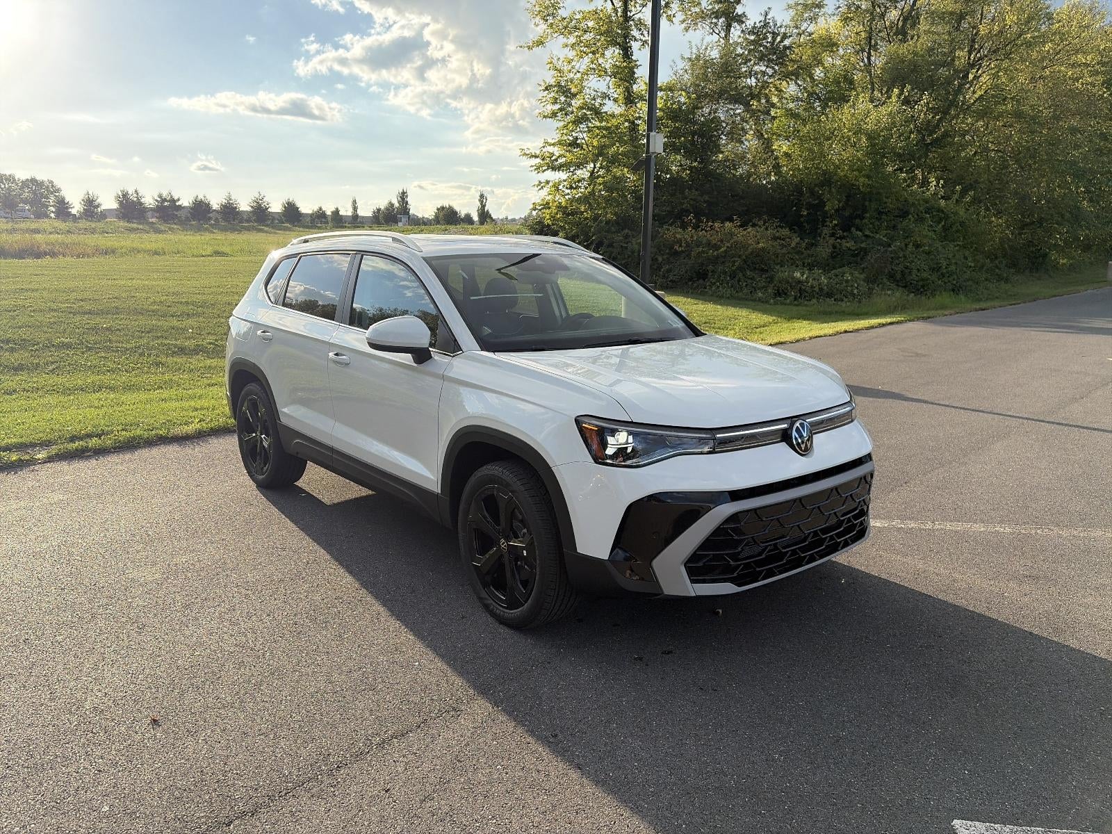 2027 Volkswagen Taos SEL 4MOTION