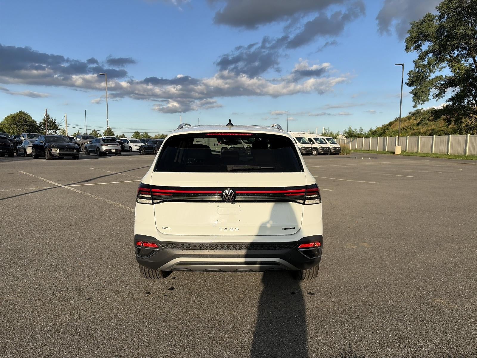 2027 Volkswagen Taos SEL 4MOTION