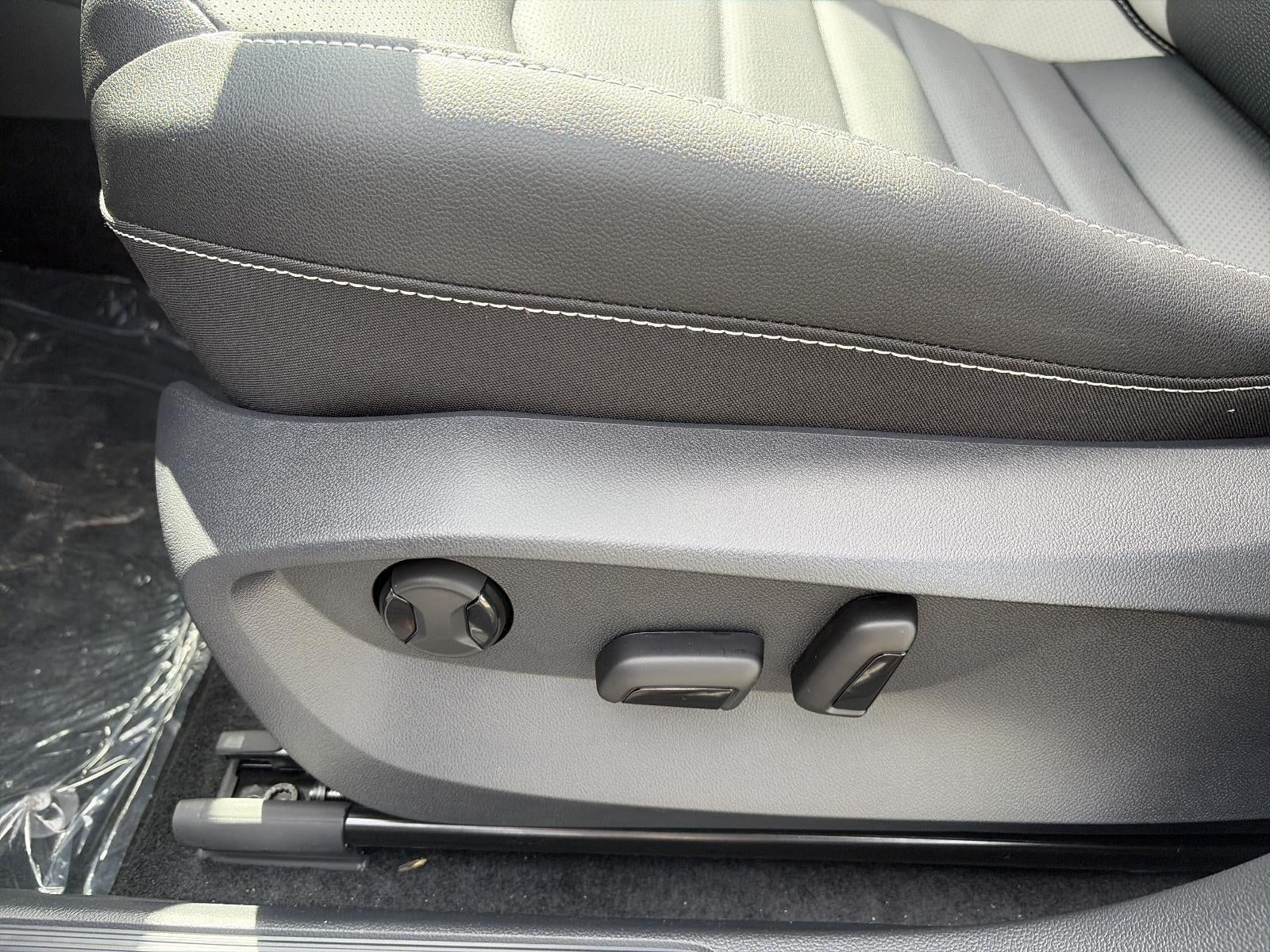 2027 Volkswagen Taos SEL 4MOTION