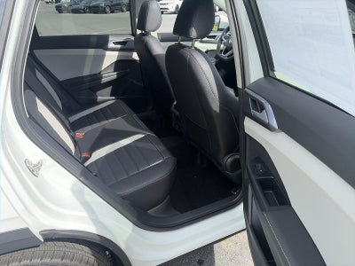 2027 Volkswagen Taos SEL 4MOTION