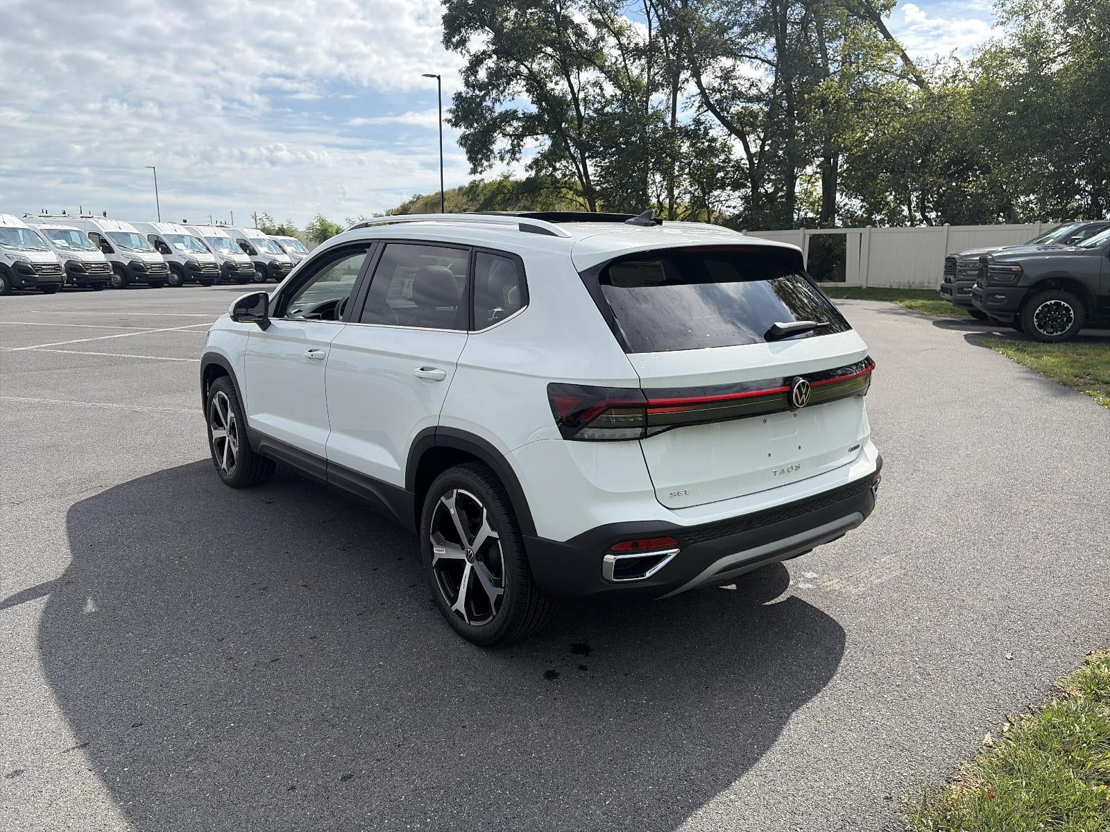 2027 Volkswagen Taos SEL 4MOTION