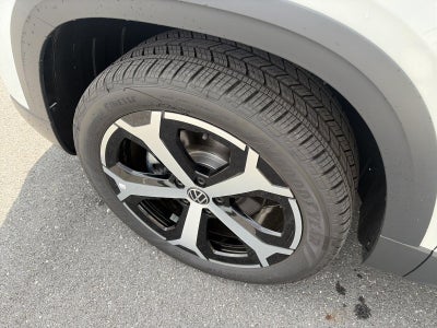 2027 Volkswagen Taos SEL 4MOTION