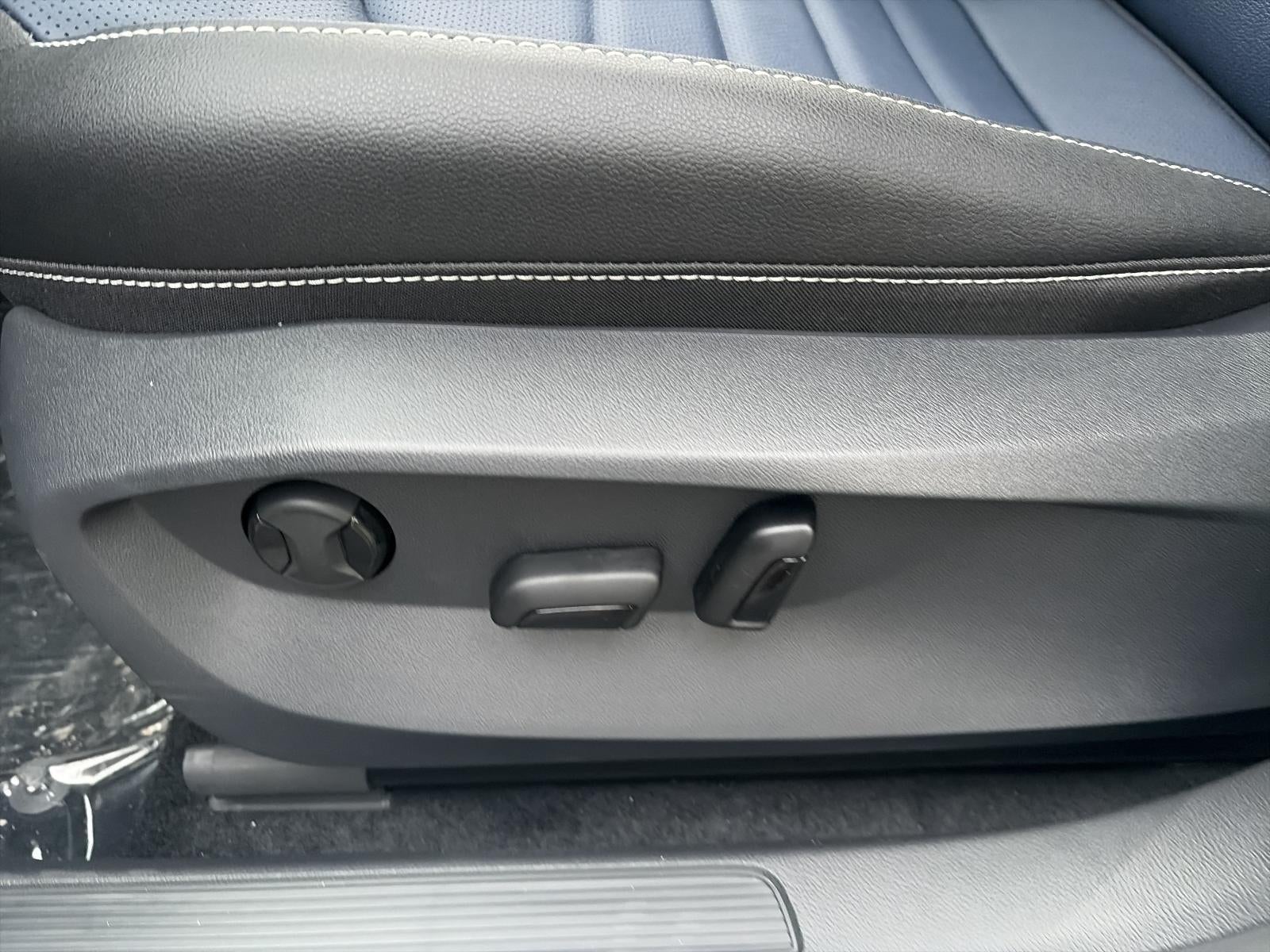 2027 Volkswagen Taos SEL 4MOTION