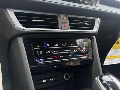2027 Volkswagen Taos SEL 4MOTION