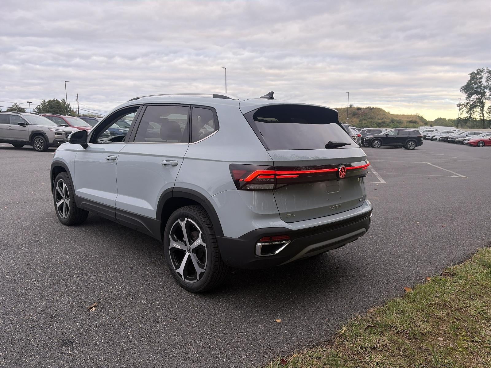 2027 Volkswagen Taos SEL 4MOTION