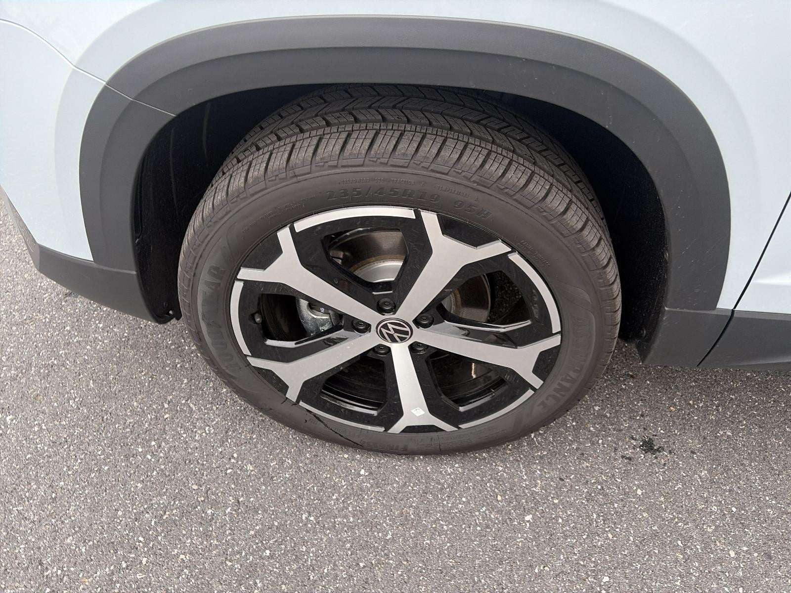2027 Volkswagen Taos SEL 4MOTION