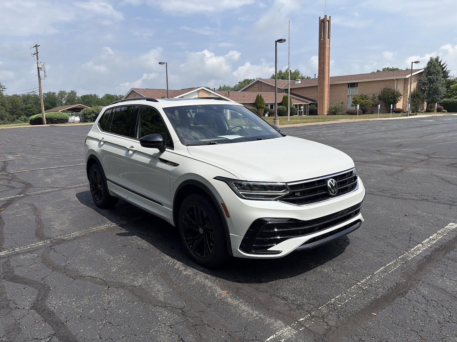 2023 Volkswagen Tiguan 2.0T SE R-Line Black 4MOTION