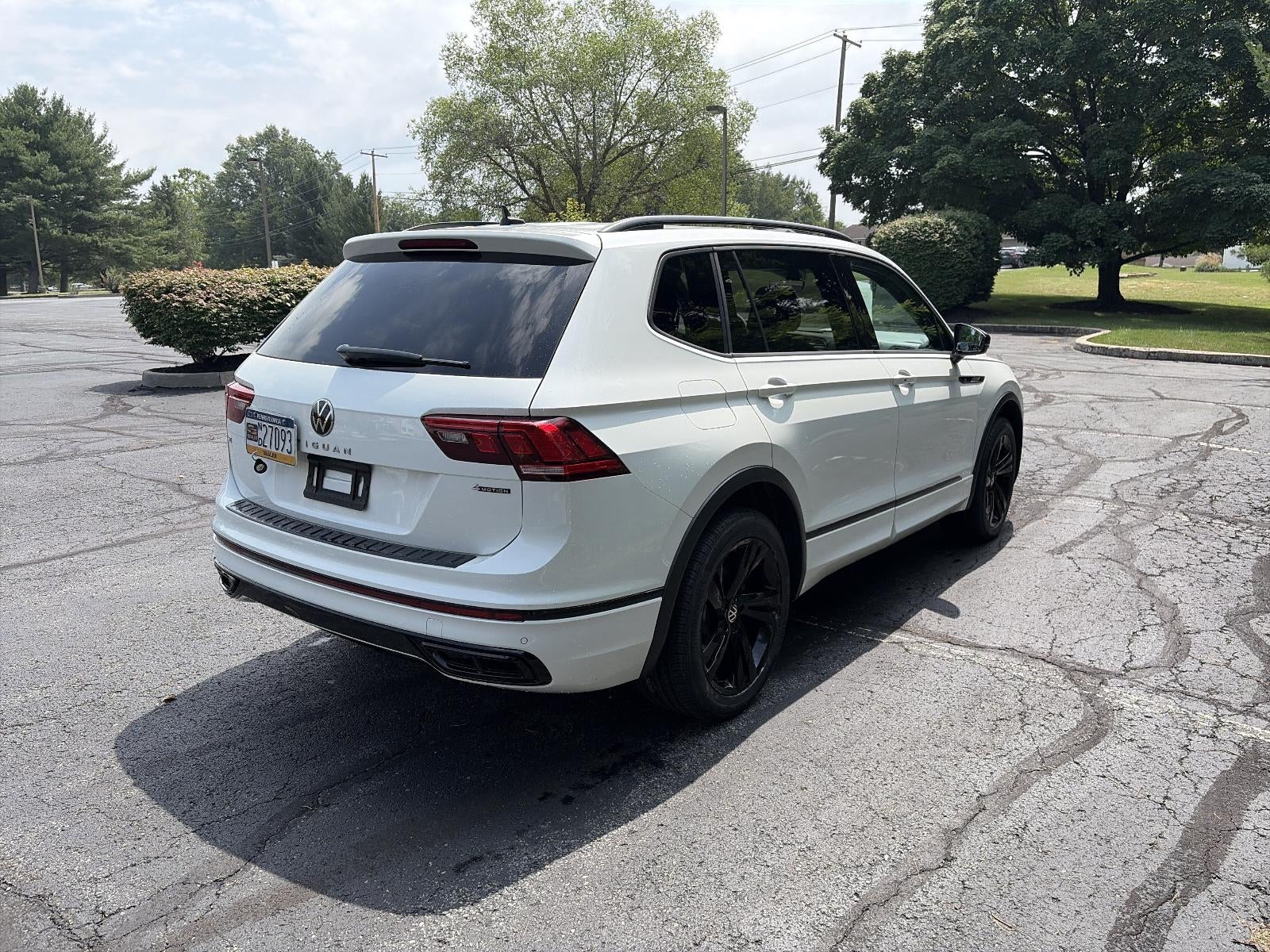 2023 Volkswagen Tiguan 2.0T SE R-Line Black 4MOTION