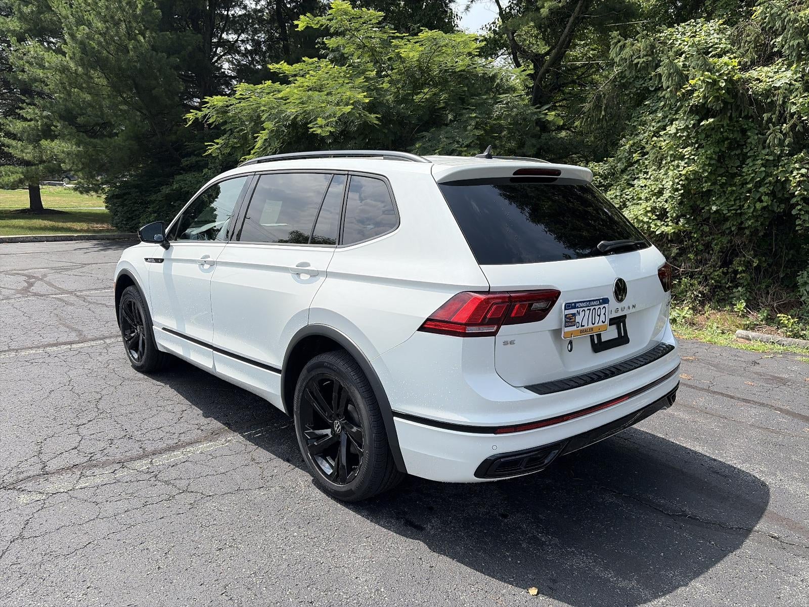 2023 Volkswagen Tiguan 2.0T SE R-Line Black 4MOTION