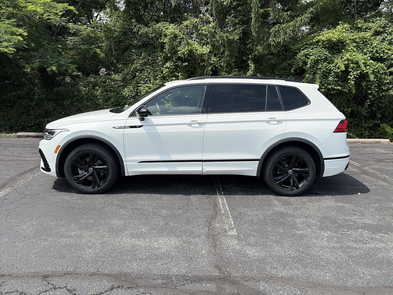 2023 Volkswagen Tiguan 2.0T SE R-Line Black 4MOTION