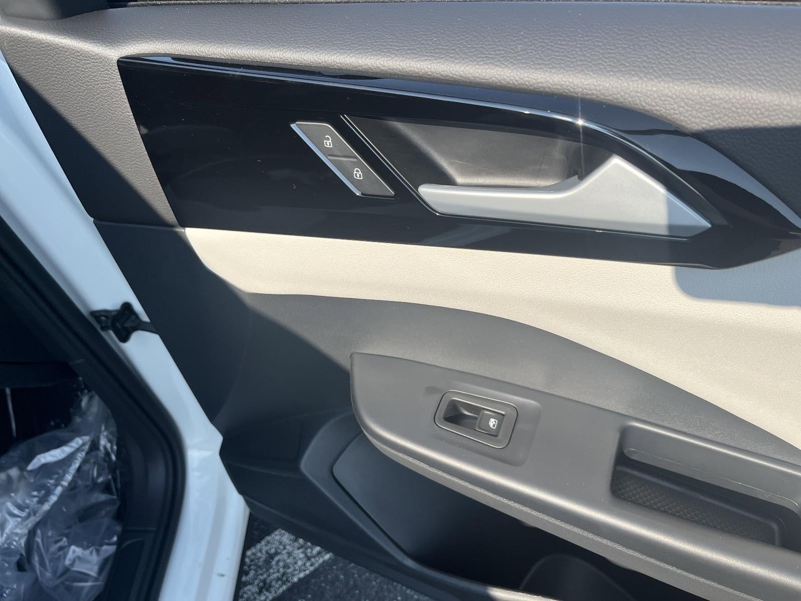 2025 Volkswagen Taos S 4MOTION