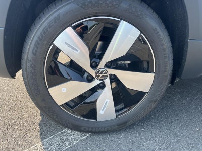 2025 Volkswagen Taos S 4MOTION