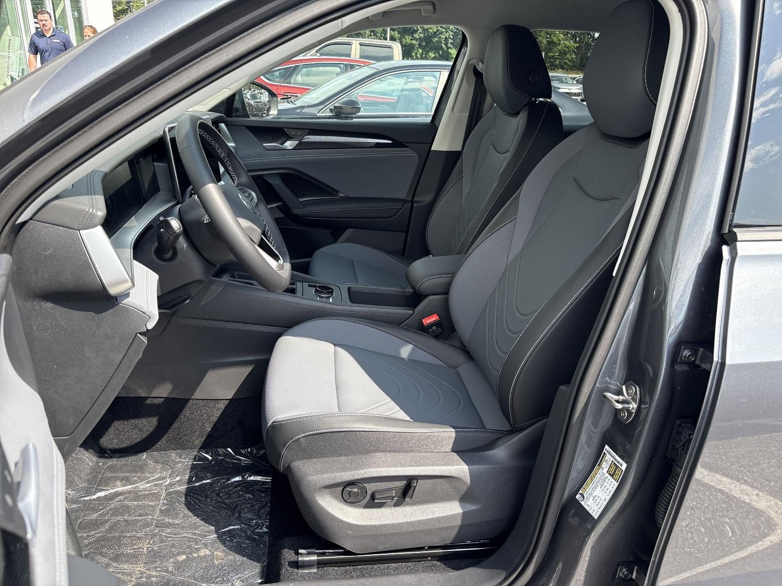 2025 Volkswagen Tiguan 2.0T SE 4MOTION