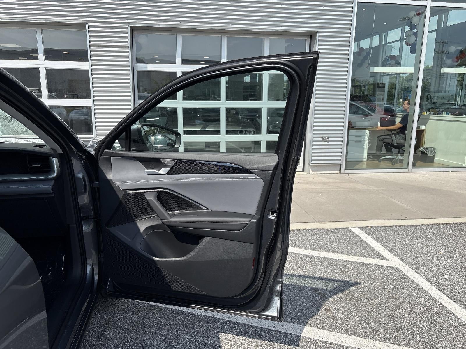 2025 Volkswagen Tiguan 2.0T SE 4MOTION