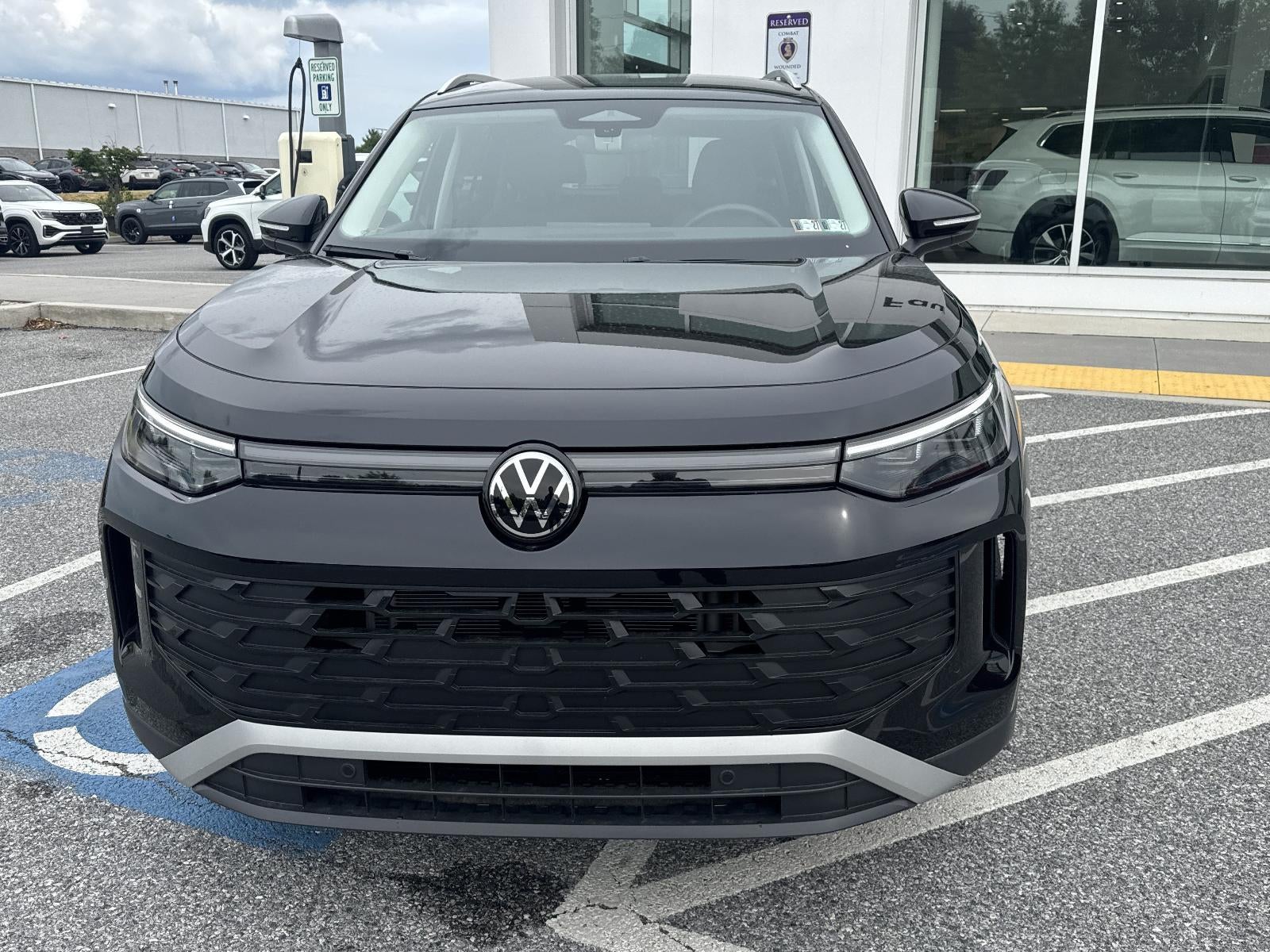 2025 Volkswagen Tiguan 2.0T SE 4MOTION