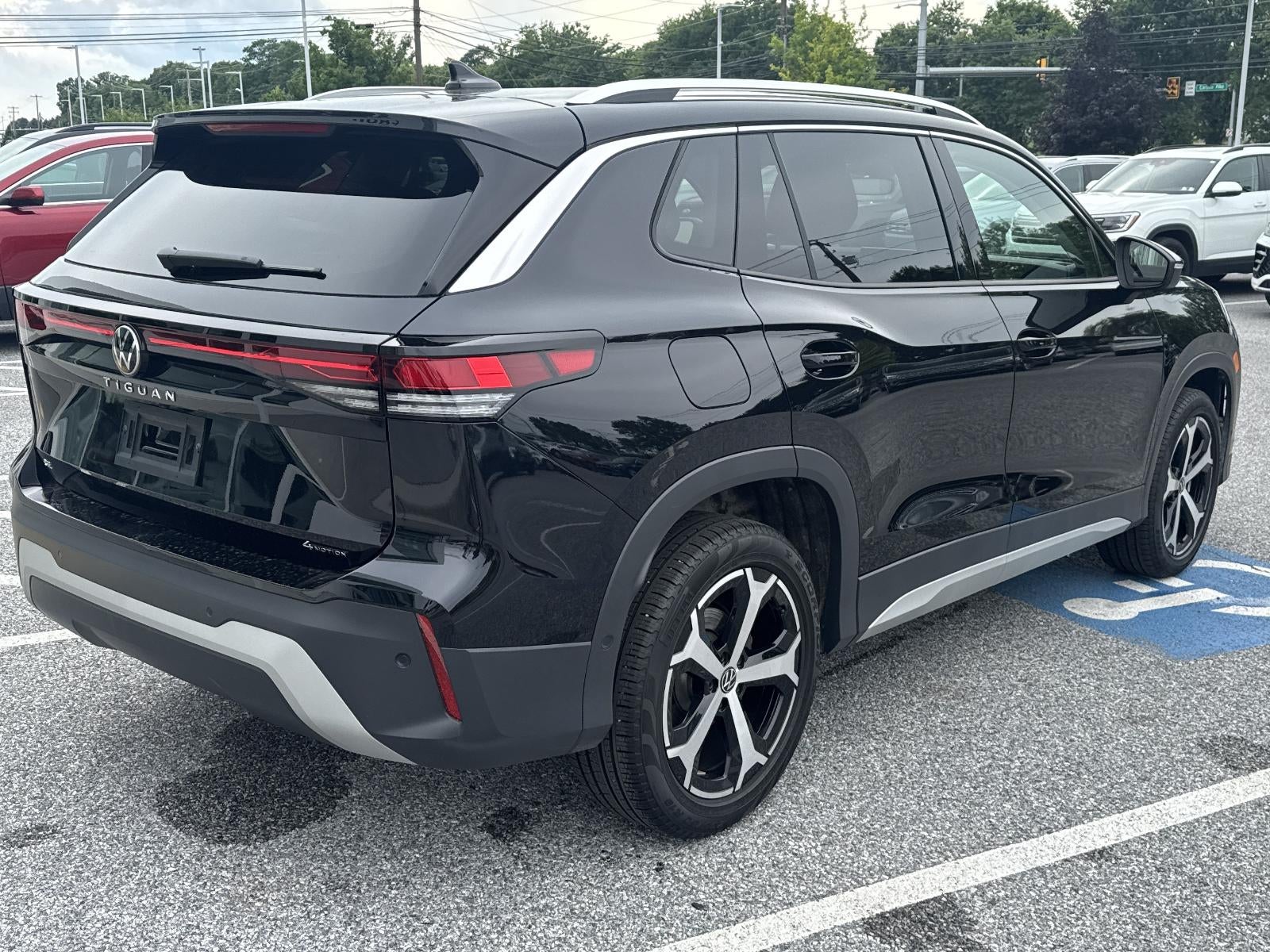 2025 Volkswagen Tiguan 2.0T SE 4MOTION
