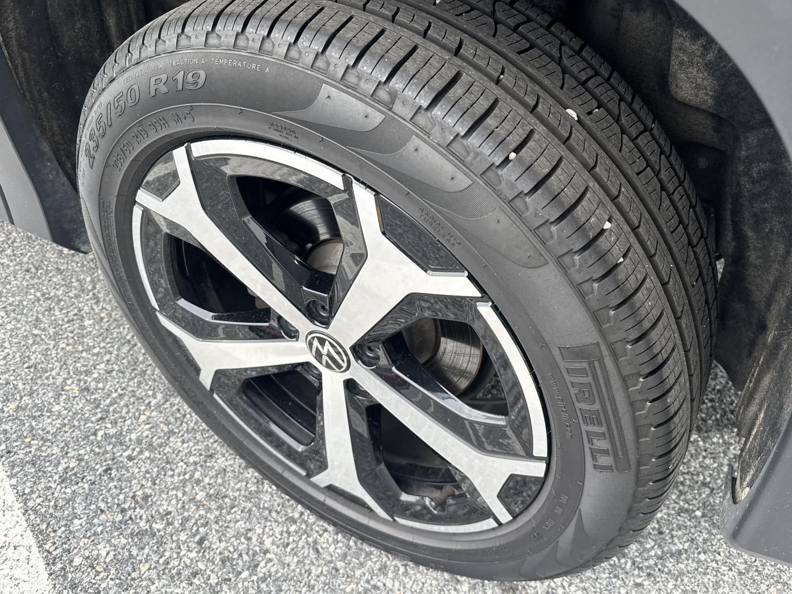 2025 Volkswagen Tiguan 2.0T SE 4MOTION