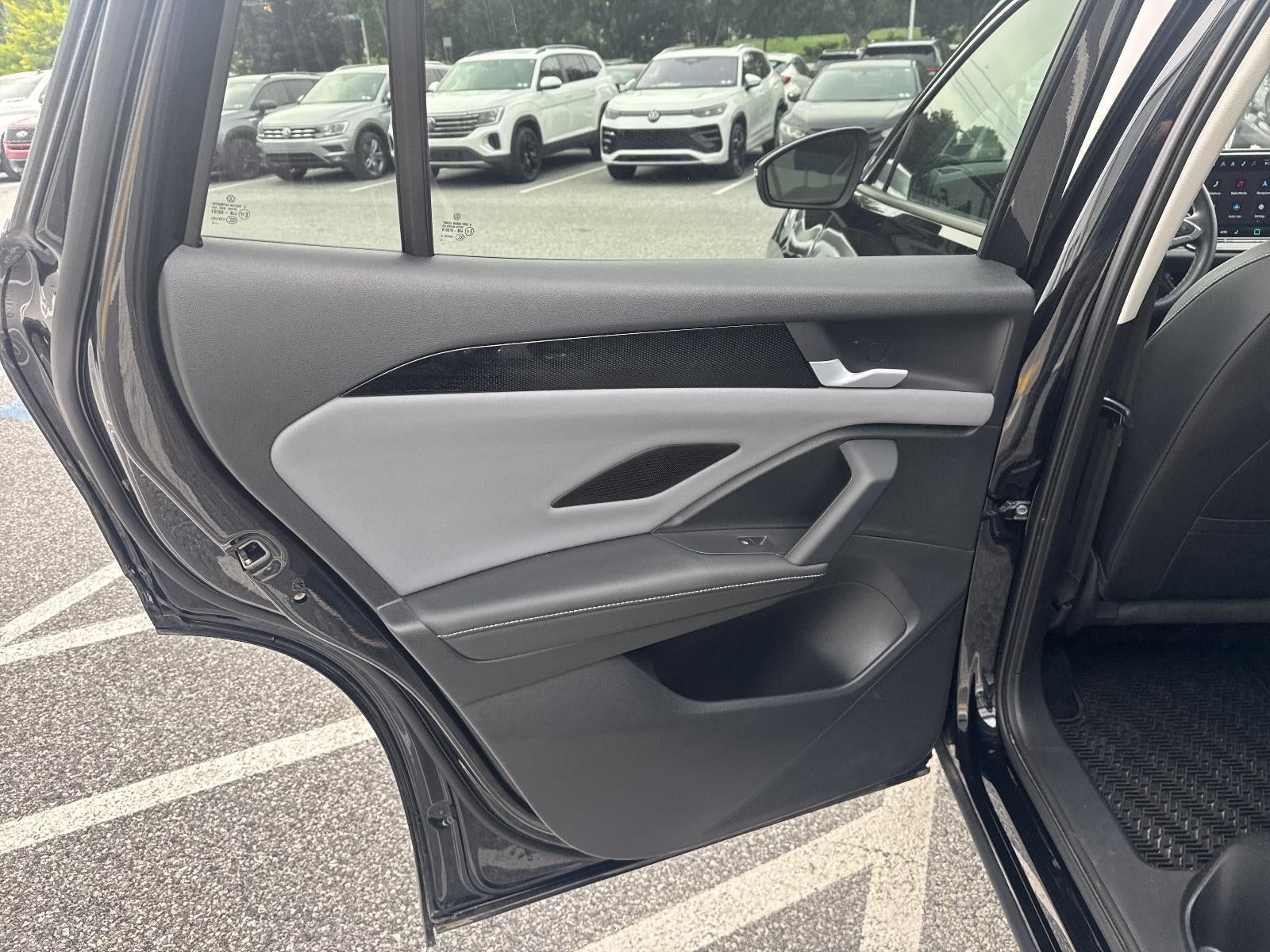 2025 Volkswagen Tiguan 2.0T SE 4MOTION