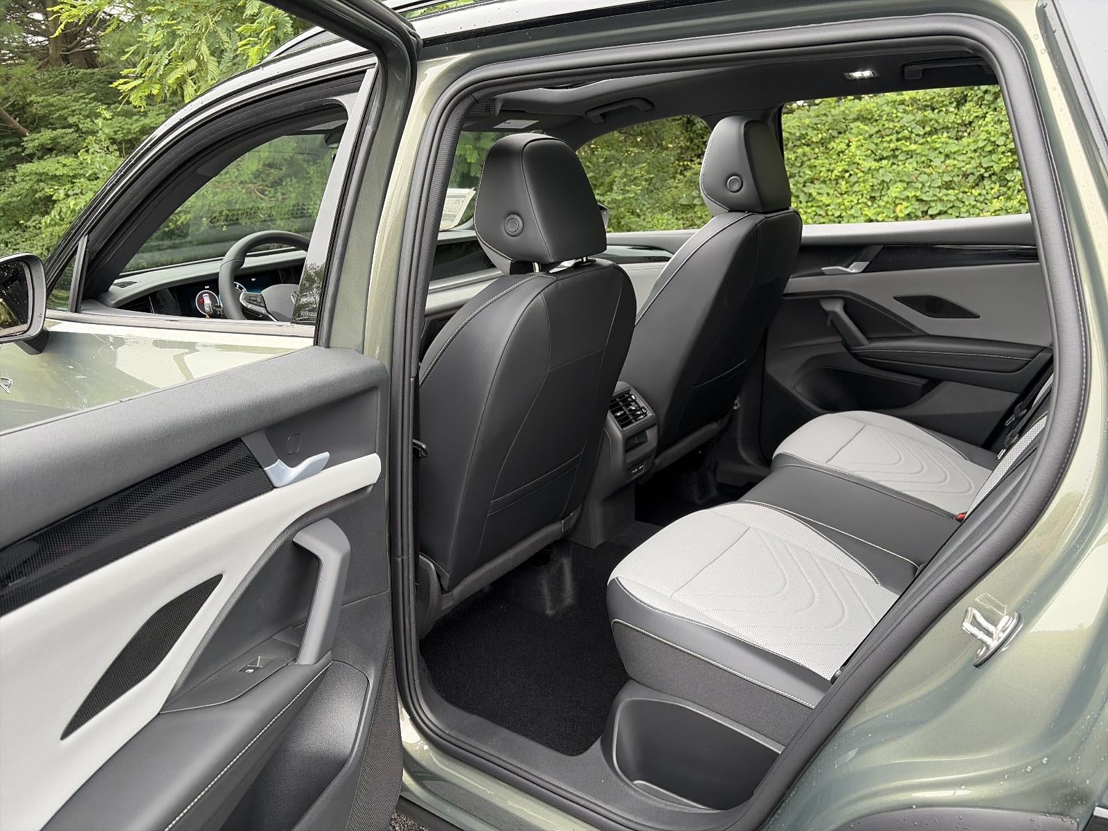 2026 Volkswagen Tiguan SE R-Line Black 4MOTION