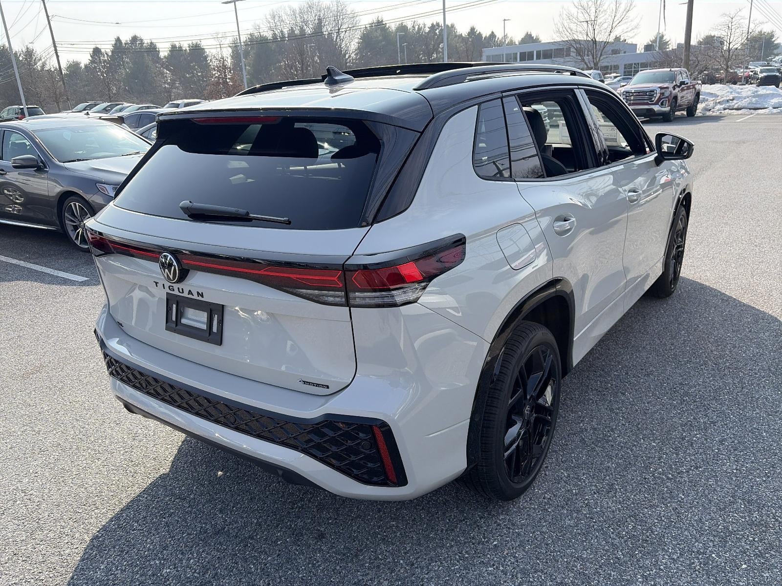 2026 Volkswagen Tiguan 2.0T SE R-Line Black 4MOTION