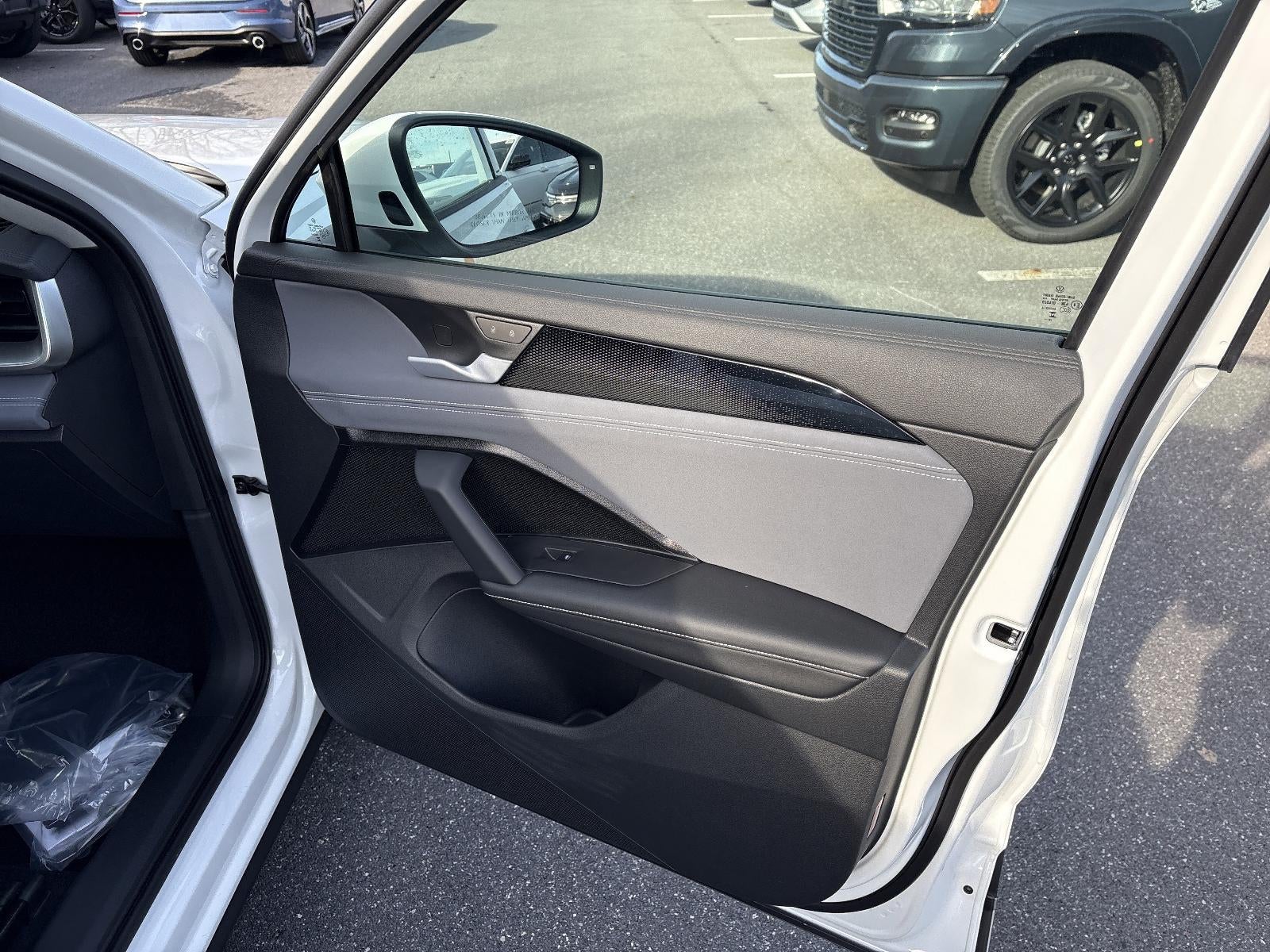 2026 Volkswagen Tiguan 2.0T SE FWD