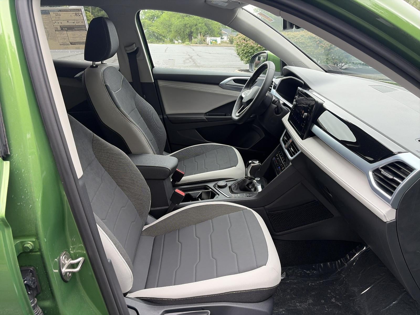 2026 Volkswagen Taos SE 4MOTION