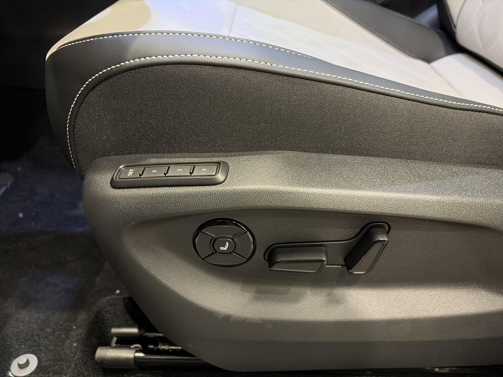 2026 Volkswagen Tiguan 2.0T SEL R-Line Turbo 4MOTION