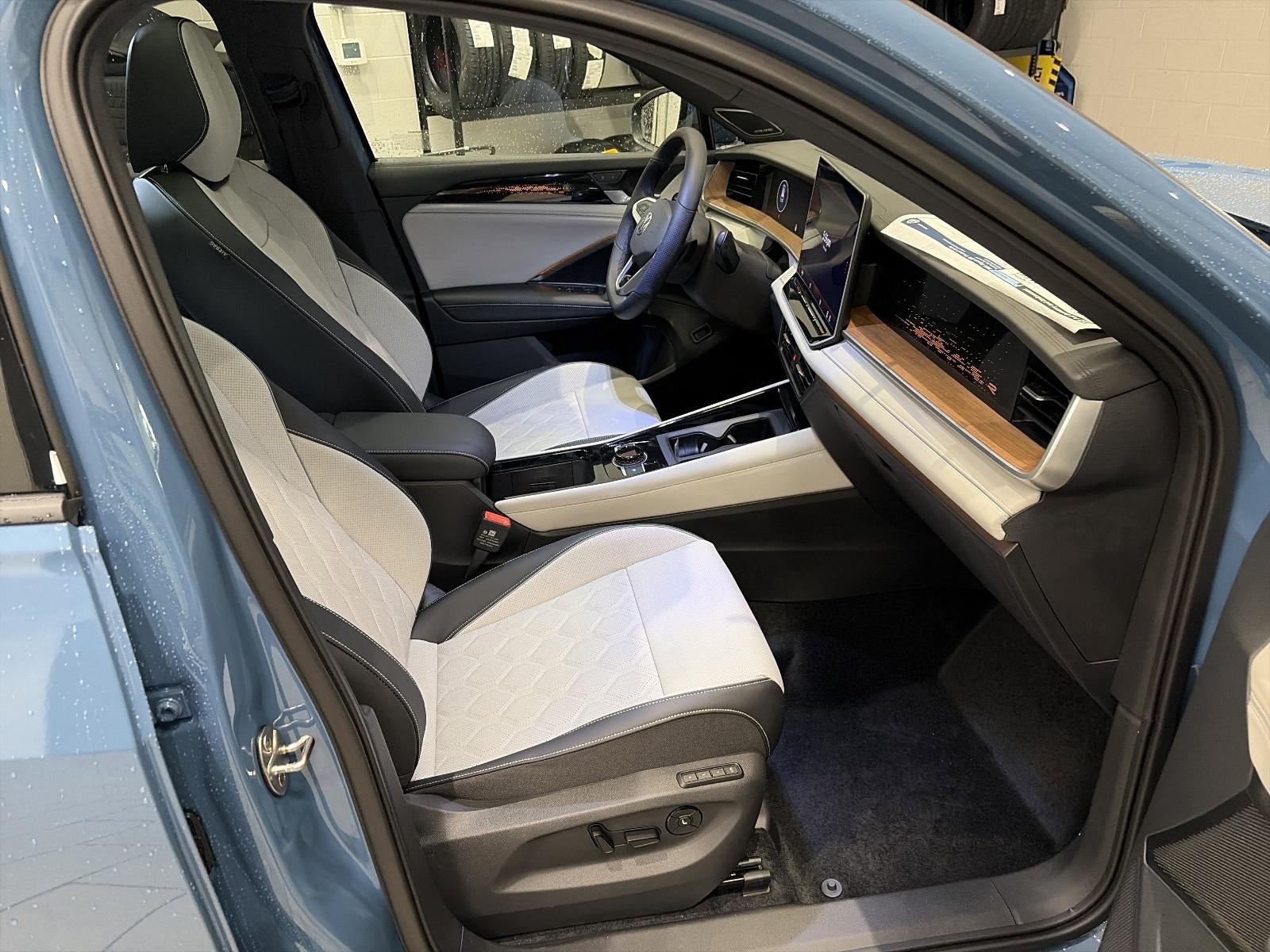 2026 Volkswagen Tiguan 2.0T SEL R-Line Turbo 4MOTION