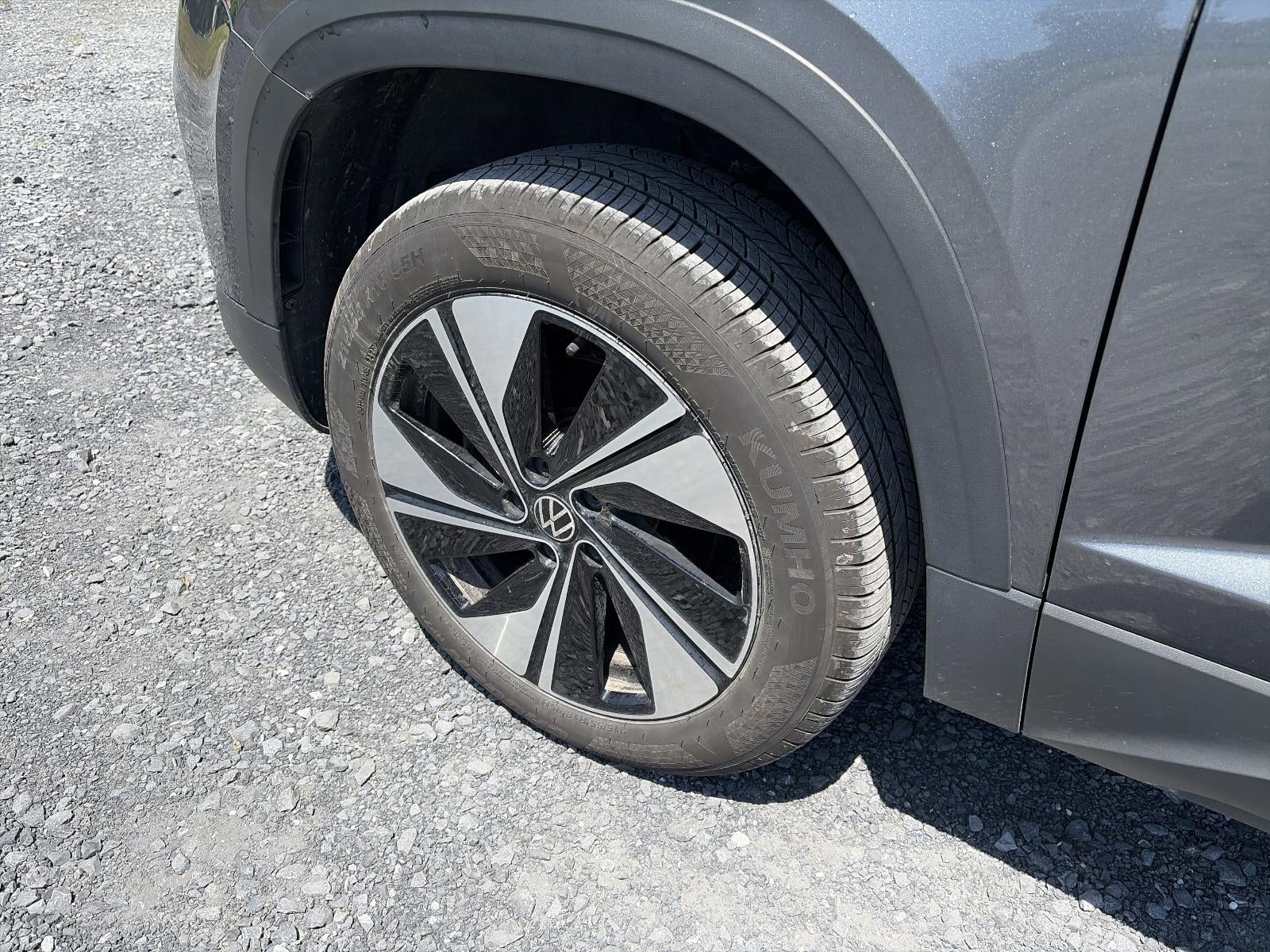 2025 Volkswagen Taos SE 4MOTION