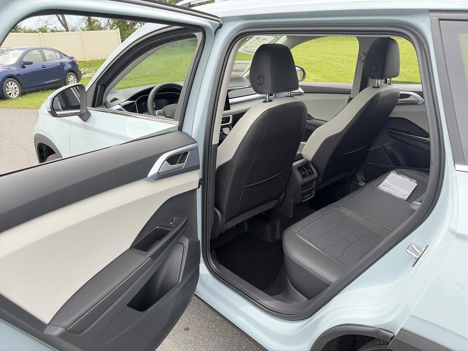 2026 Volkswagen Taos SE 4MOTION