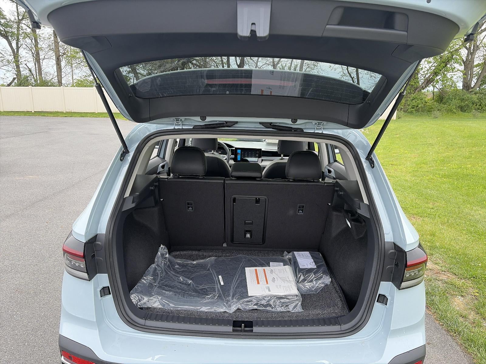 2026 Volkswagen Taos SE 4MOTION