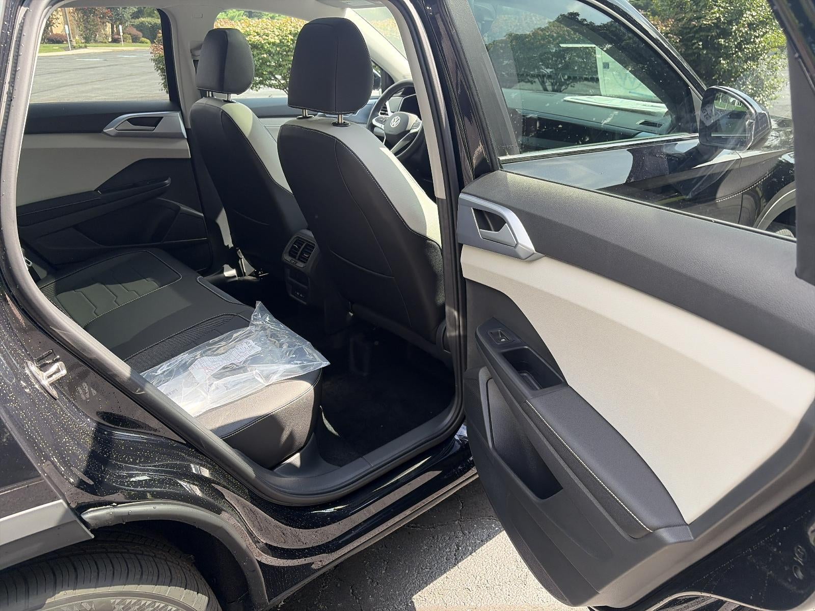 2026 Volkswagen Taos SE 4MOTION