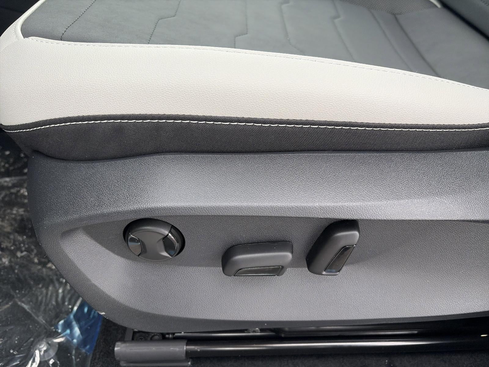 2026 Volkswagen Taos SE 4MOTION