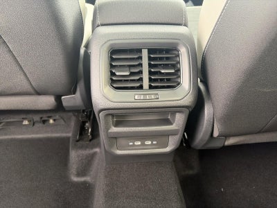 2026 Volkswagen Taos SE 4MOTION