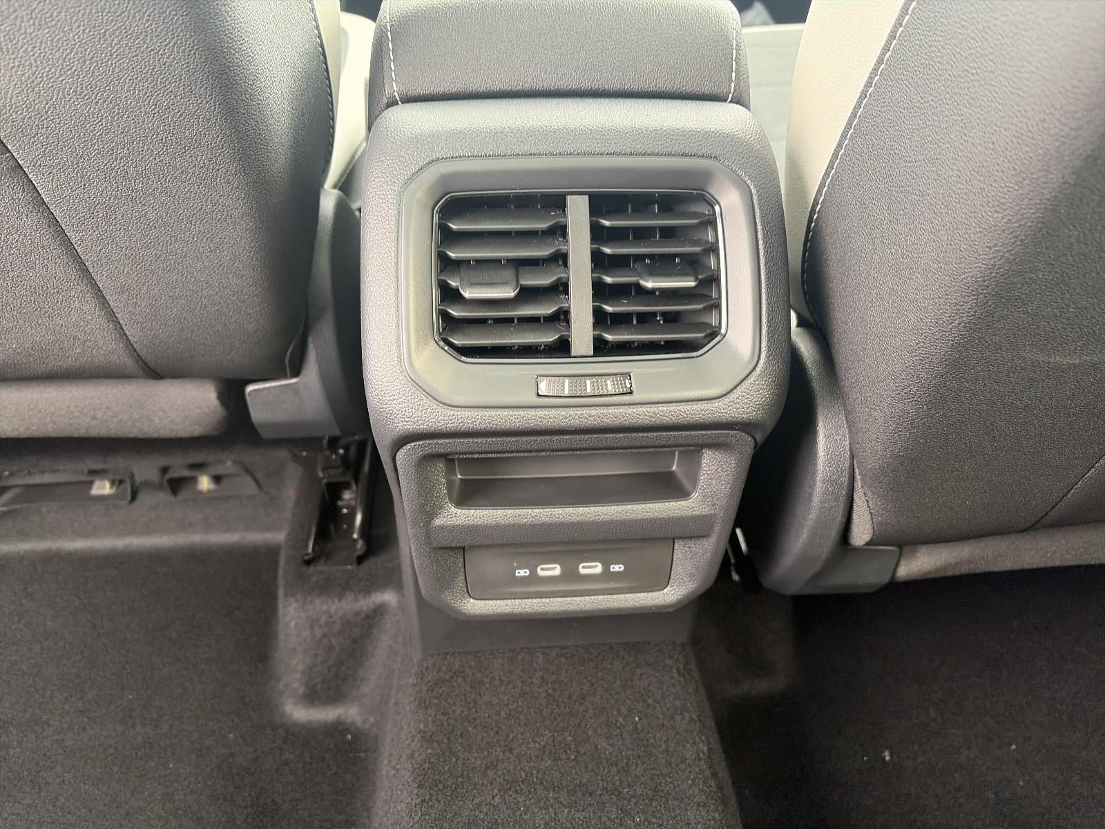 2026 Volkswagen Taos SE 4MOTION