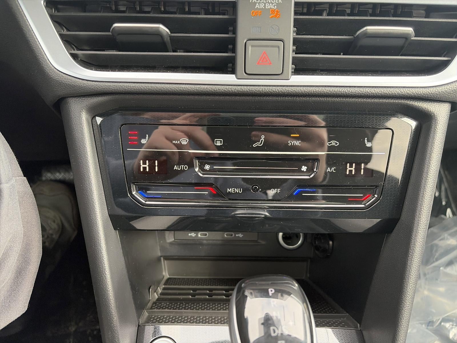 2026 Volkswagen Taos SE 4MOTION