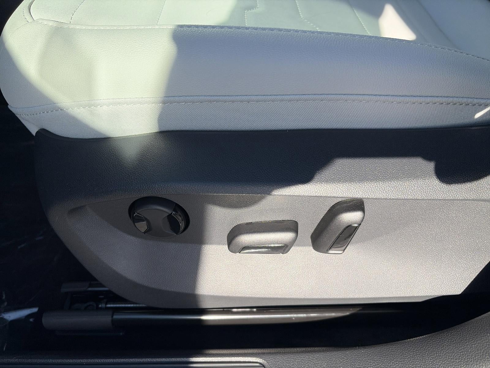 2026 Volkswagen Taos SE 4MOTION