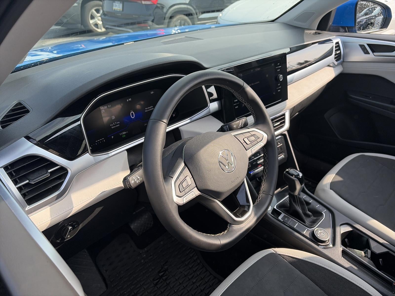 2025 Volkswagen Taos SE 4MOTION