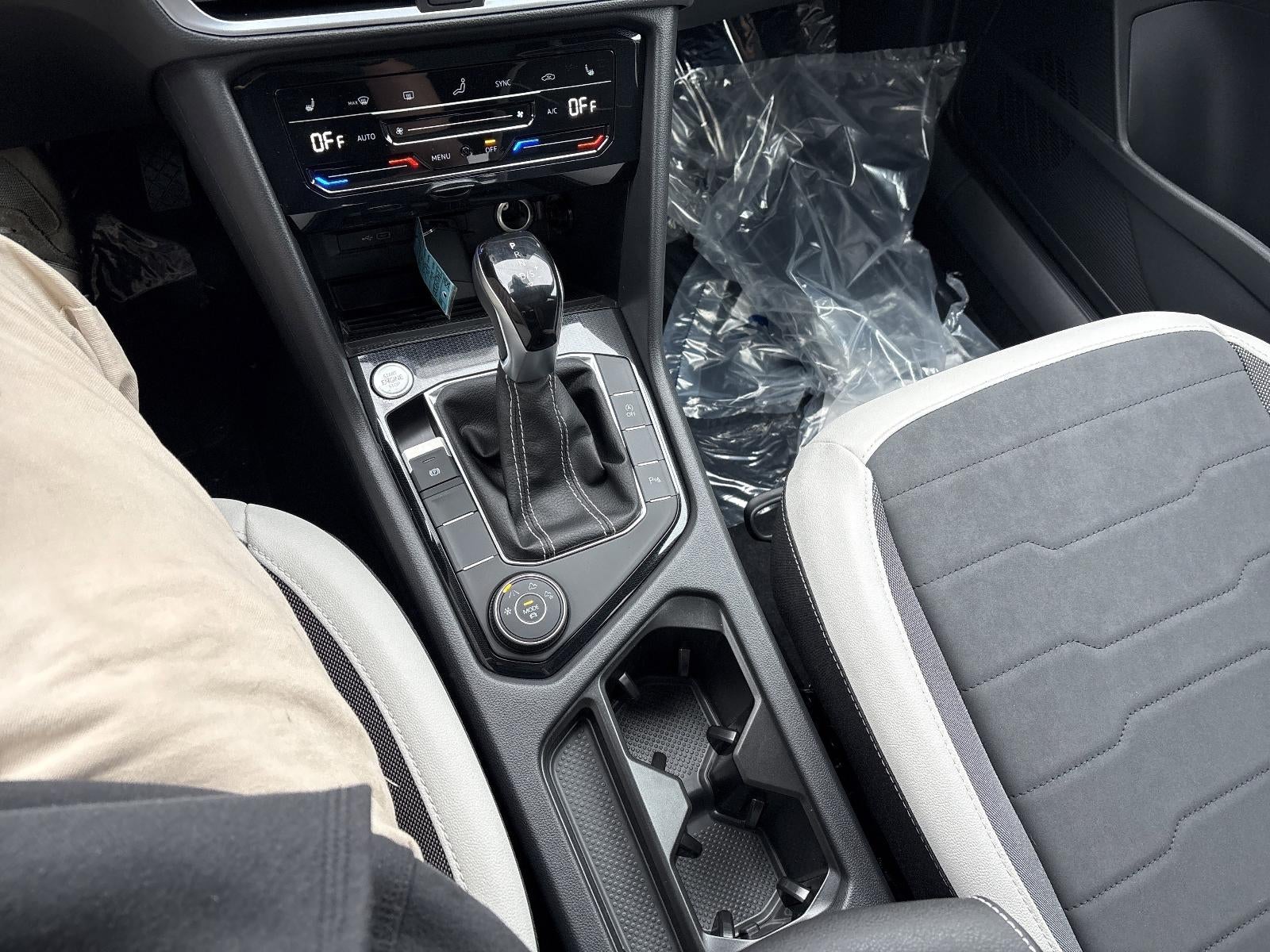 2026 Volkswagen Taos SE 4MOTION