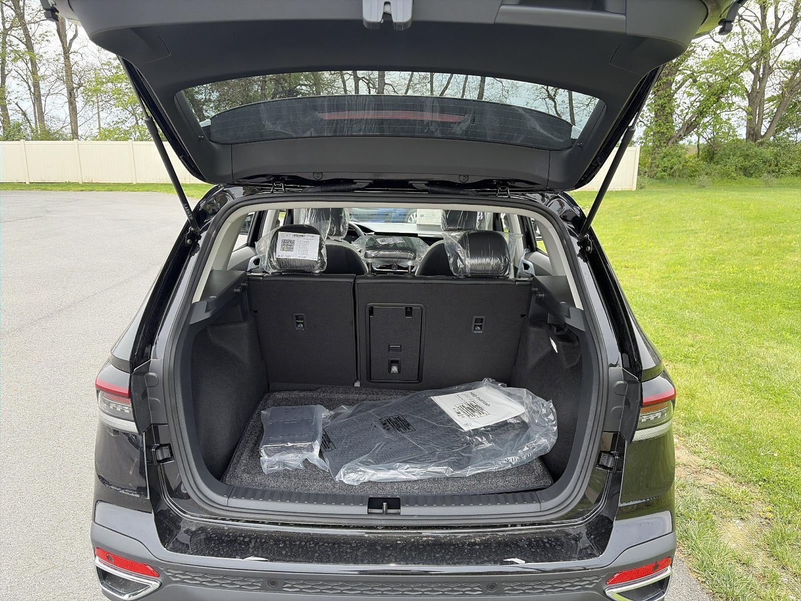 2026 Volkswagen Taos SE 4MOTION