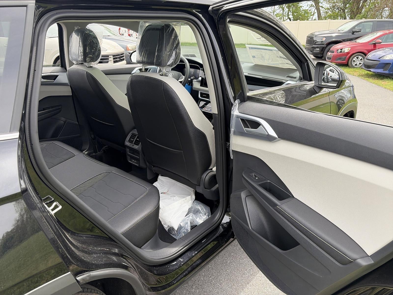 2026 Volkswagen Taos SE 4MOTION