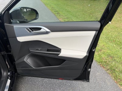 2026 Volkswagen Taos SE 4MOTION