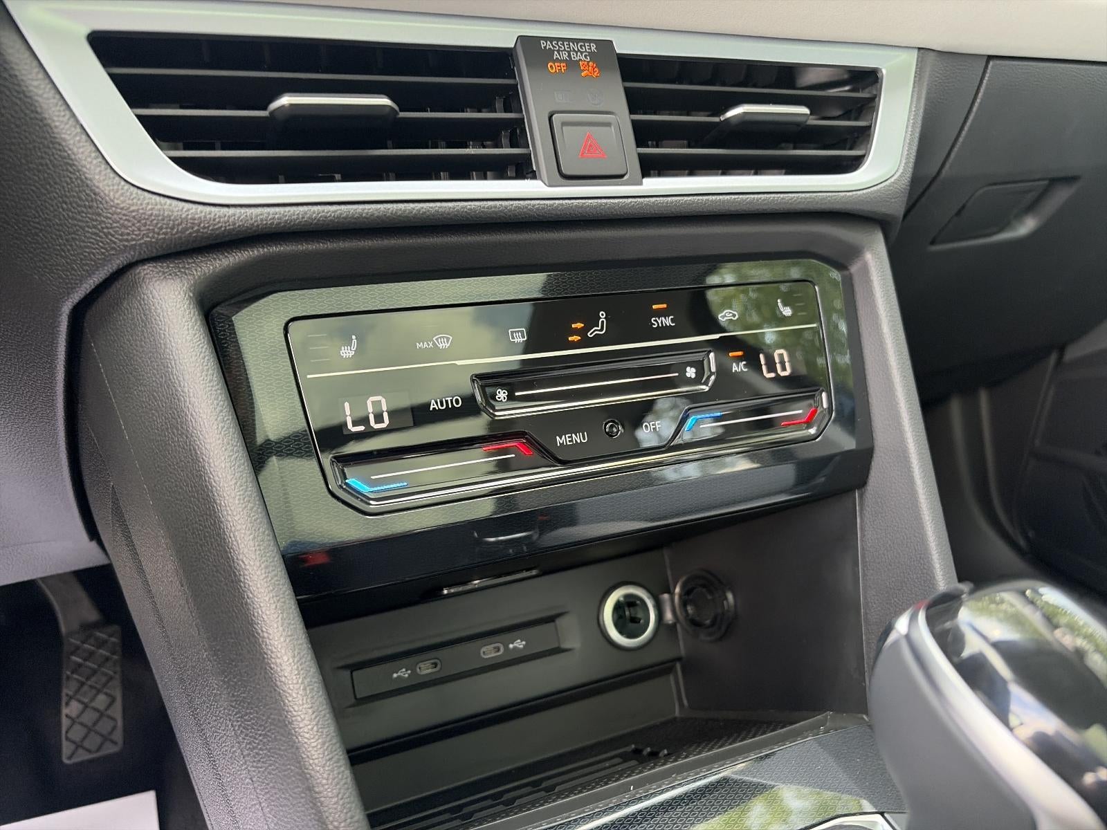 2026 Volkswagen Taos SE 4MOTION