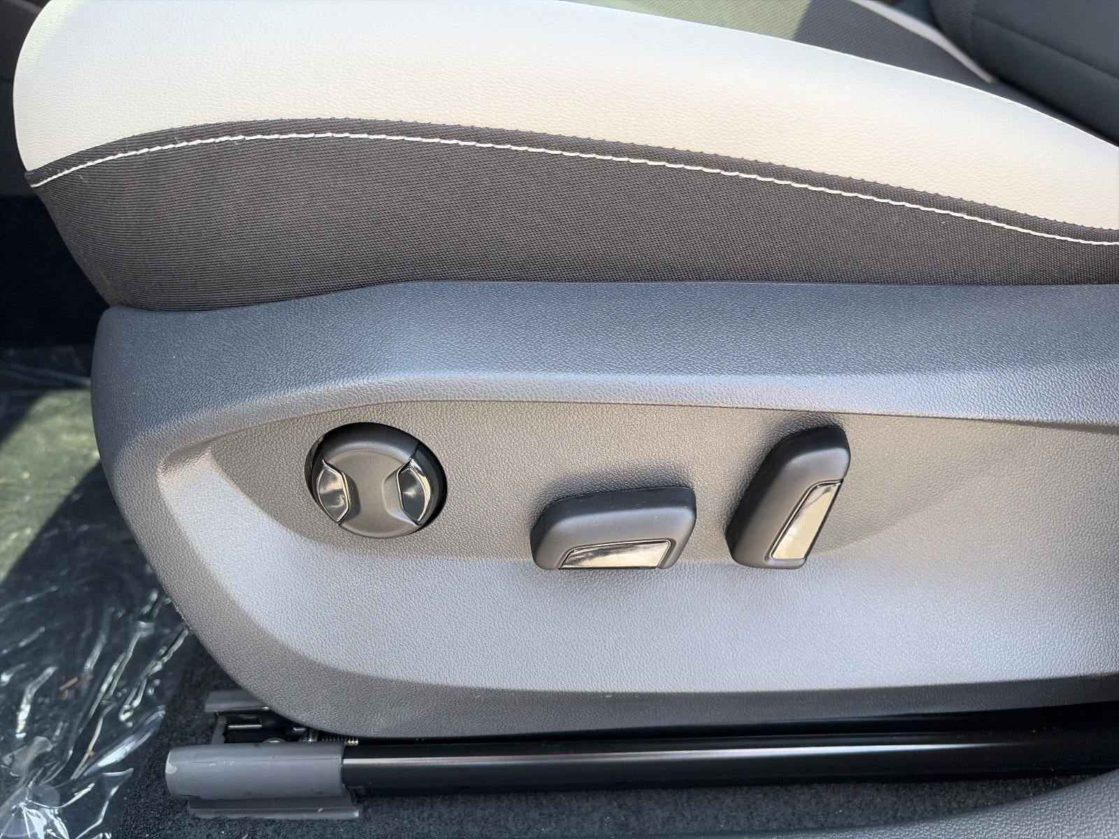 2026 Volkswagen Taos SE 4MOTION