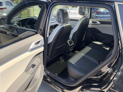 2026 Volkswagen Taos SE 4MOTION