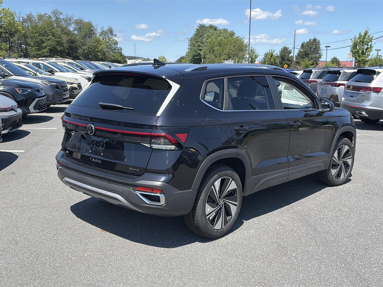 2026 Volkswagen Taos SE 4MOTION