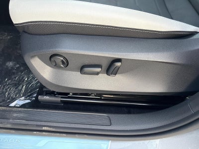 2026 Volkswagen Taos SE 4MOTION