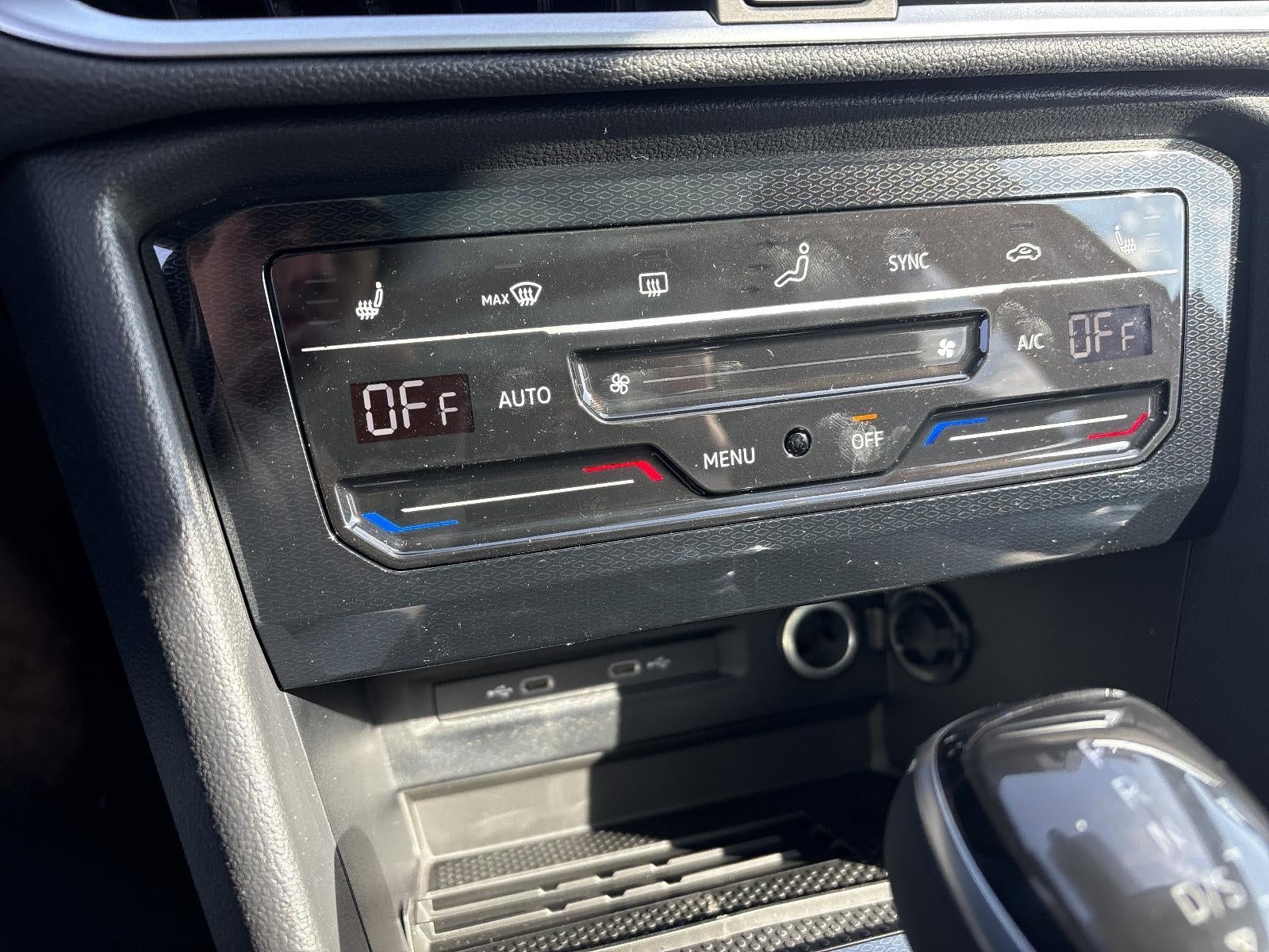 2026 Volkswagen Taos SE 4MOTION