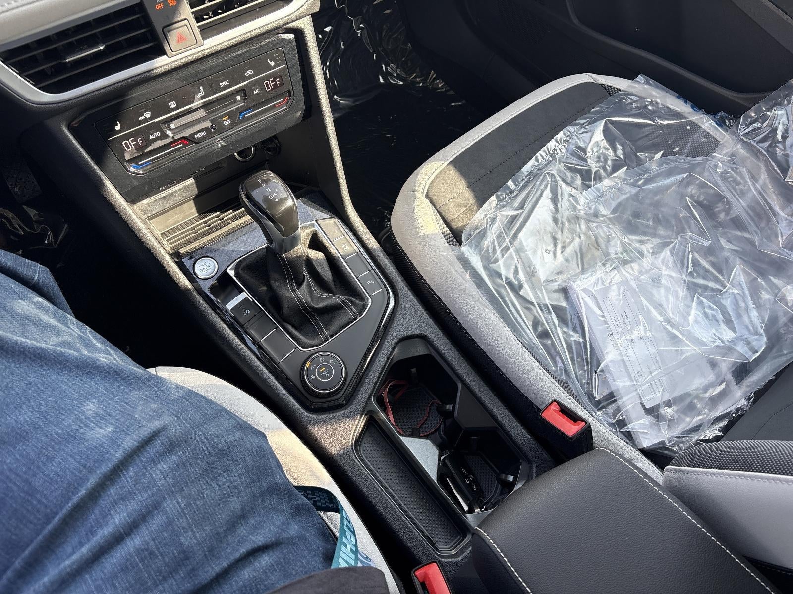 2026 Volkswagen Taos SE 4MOTION