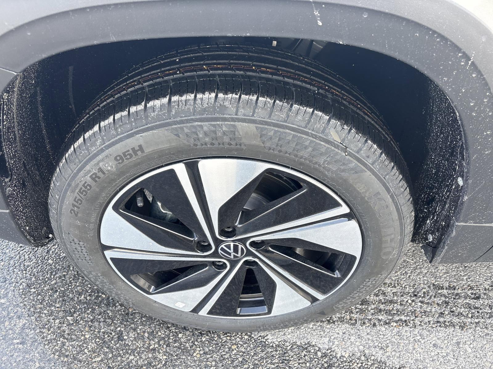 2026 Volkswagen Taos SE 4MOTION